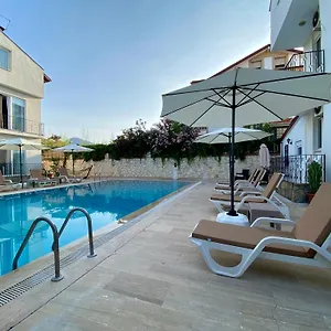 oteli̇ zi̇yaret edi̇n