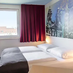 oteli̇ zi̇yaret edi̇n