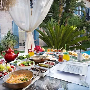 oteli̇ zi̇yaret edi̇n